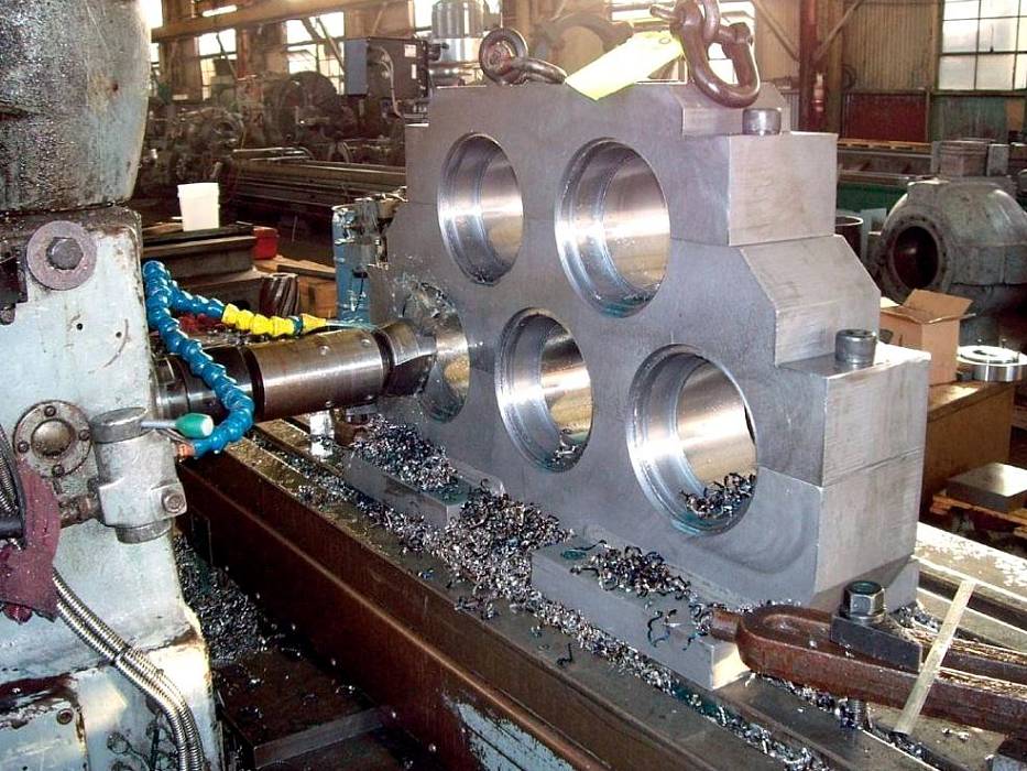 Устройство отверстий